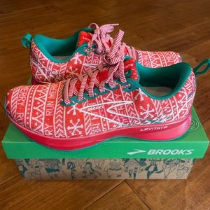 Brooks Levitate 5 Running Shoes/Size 9 Women-Christmas Edition🎄Energize Neutral